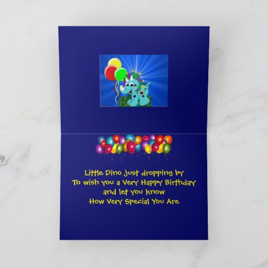 Kleine Dino Verjaardag Kaart (Binnen)