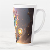 Kleine Draak, Grote Energie – De Ember Clockling Latte Mok (Rechts)