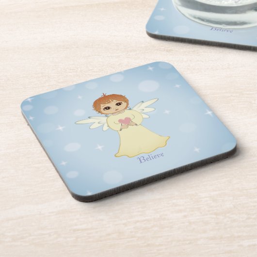 Kleine engel en kalligrafie op lichtblauw bier onderzetter (Linkerzijde)