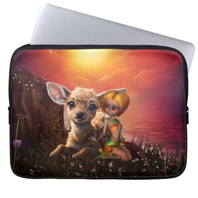 Kleine fee en de schattige fawn. laptop sleeve (Voorkant)