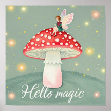 Kleine fee neergestreken op de top van paddenstoel