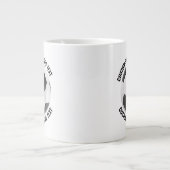 Kleine formaat gepersonaliseerde tekst voetbal aan grote koffiekop (Voorkant)