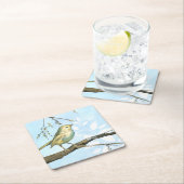 Kleine gele vogel die op een Tak wordt uitgevoerd Kartonnen Onderzetters (Insitu)