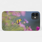Kleine gele vogel in de bloemen Case-Mate iPhone case (Achterkant (horizontaal))