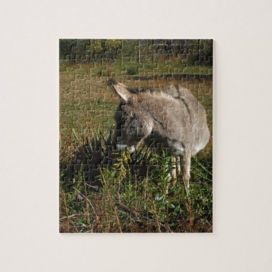Kleine grijze Donkey met wilde bloemen Legpuzzel (Verticaal)