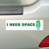 Kleine groene alien heeft ruimte nodig bumpersticker (Op auto)