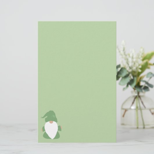 Kleine groene kabouter briefpapier (Staand voorkant)