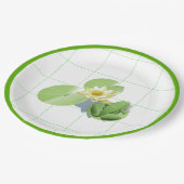Kleine groene kikker die op een Lily Pad zit Papieren Bordje (Gekanteld)