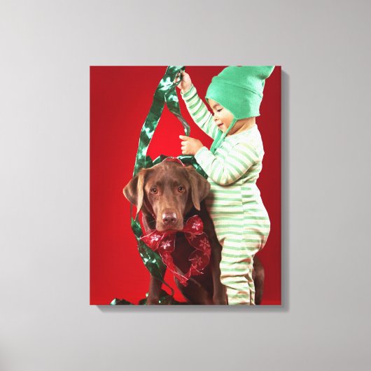 Kleine jongen die een hond versiert canvas afdruk (Voorkant)