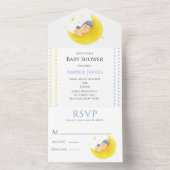 Kleine jongen en het Moon Baby shower All In One Uitnodiging (Binnen)