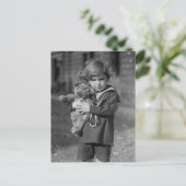 Kleine jongen met Teddy Bear: 1923 Briefkaart (Staand voorkant)