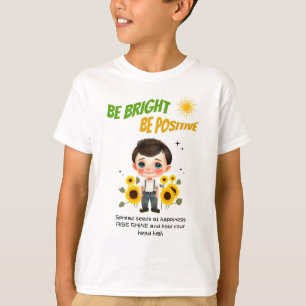 Kleine jongen met zonnebloemen t-shirt