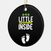 Kleine kabouter binnenin zwangerschap zwangere moe keramisch ornament (Links)