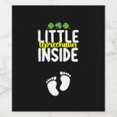 Kleine kabouter binnenin zwangerschap zwangere moe wijn etiket (Enkel label)