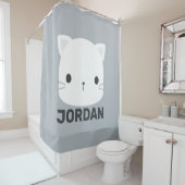 Kleine kat met persoonlijke naam bevestigen douchegordijn (In situ)