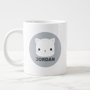 Kleine kat met persoonlijke naam bevestigen grote koffiekop