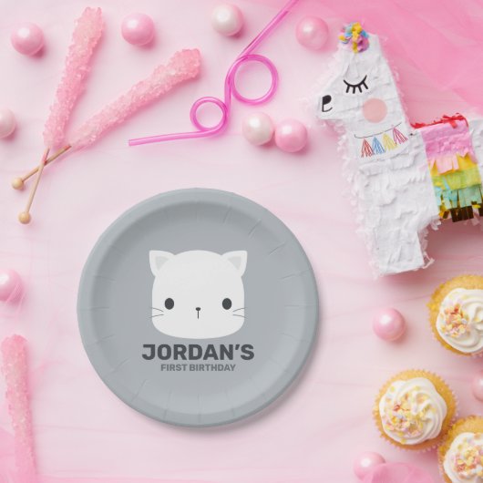 Kleine kat met persoonlijke naam bevestigen papieren bordje (Feest)