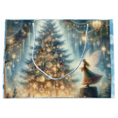 Kleine kerstfee in een betoverd bos groot cadeauzakje (Voorkant)