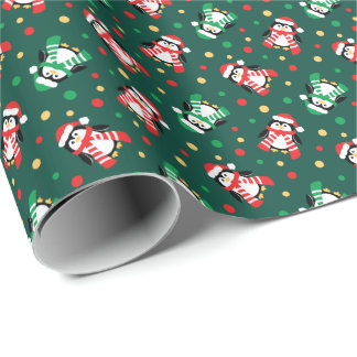 Kleine kerstpinguins Cute Childrens Green Cadeaupapier