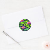 Kleine kikker op Lily Pad Ronde Sticker (Envelop)