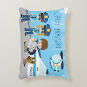 Kleine Kinder Cartoon politieman met voornaam Accent Kussen (Voorkant(Verticaal))