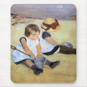 Kleine kinderen die op het strand spelen (Mary Cas Muismat