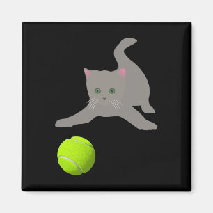 Kleine kitten spelen met een tennisbal kat magneet