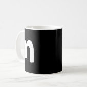 Kleine letters m koffiemok (Voorkant links)