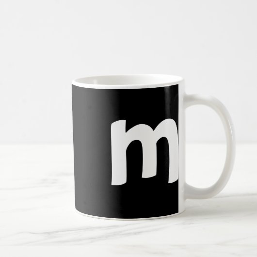 Kleine letters m koffiemok (Rechts)
