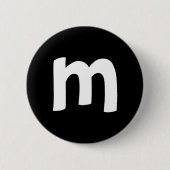 Kleine letters m ronde button 5,7 cm (Voorkant)
