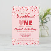 Kleine liefje die een eerste verjaardag draait kaart (Staand voorkant)