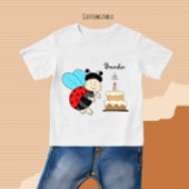 Kleine lieveheersbeestje jongen met taart