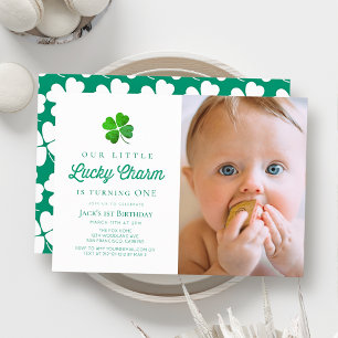 Kleine Lucky Charm Shamrock Foto 1e Verjaardag Kaart