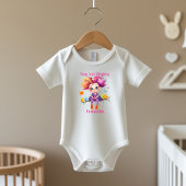 Kleine maar machtige regenboogpixie met vogelvrien romper