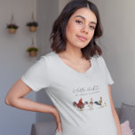 Kleine mama om te zijn t-shirt<br><div class="desc">Schattige kip thema t shirt voor uw baby shower of zwangerschap. Rustieke illustratie van kip en hanen met een kuiken. De tekst zegt: "Een klein kuiken staat op het punt uit te komen."</div>