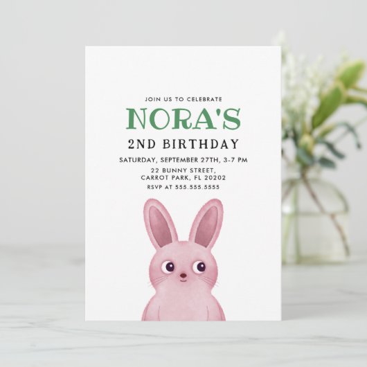 Kleine meid's verjaardagsfeestje met roze konijntj kaart (Staand voorkant)