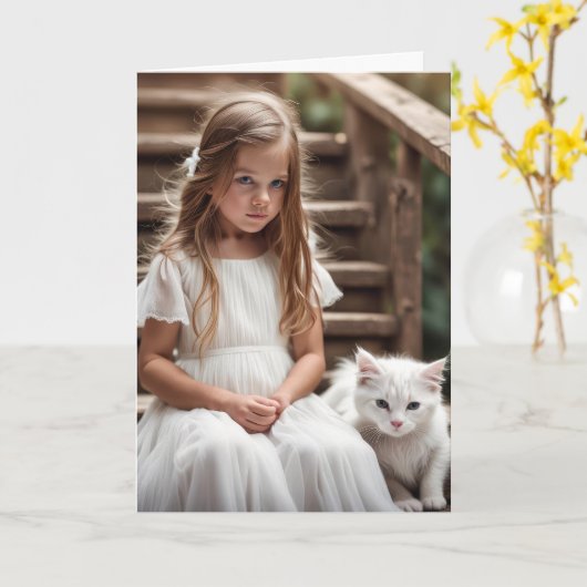 Kleine Meisje Met Witte Kat voor Verjaardag Kaart (Gele Bloem)