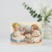  kleine meisjes kleuren paaseieren feestdagenkaart (Staand voorkant)