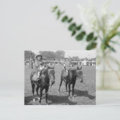 Kleine meisjes op Horseback, begin jaren 1900 Briefkaart (Staand voorkant)