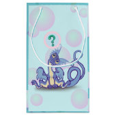 Kleine merkwaardige draak klein cadeauzakje (Achterkant)