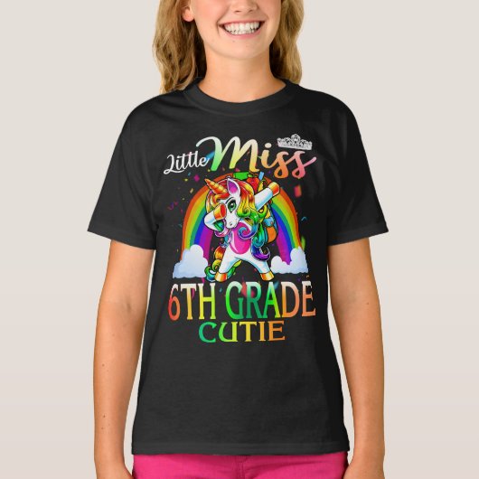 Kleine Miss 6e Grade Cutie Eenhoorn Regenboog T-shirt (Voorkant)
