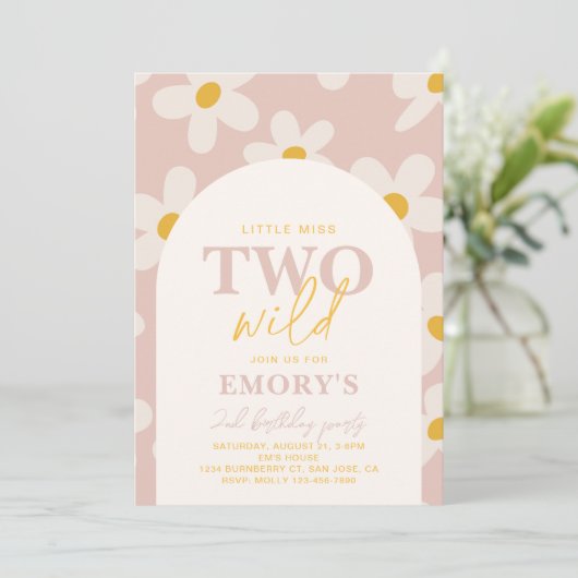 Kleine Miss Twee Wild Uitnodiging | Retrobloem (Staand voorkant)