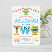 Kleine monster met thema tweeling tweede verjaarda kaart (Staand voorkant)