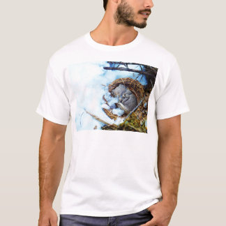 Kleine muis die in de sneeuw slaapt t-shirt