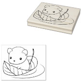 Kleine muis die op een lef-kleurpagina drijft rubberstempel (Gestempeld)