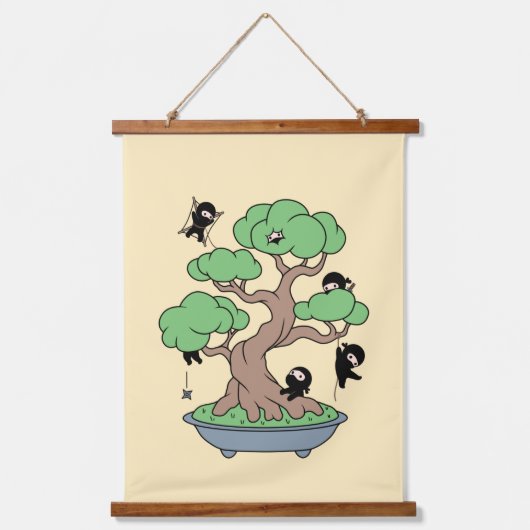 Kleine Ninjas in Bonsai-boom op Geel Hangend Wandkleed (Voorkant)