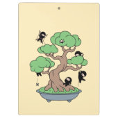 Kleine Ninjas in Bonsai-boom op Geel Klembord (Achterkant)