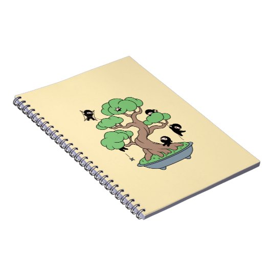 Kleine Ninjas in Bonsai-boom op Geel Notitieboek (Rechterzijde)