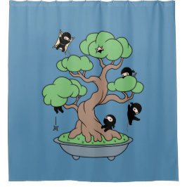 Kleine Ninjas in Bonsai Tree op Blauw Douchegordijn