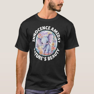 Kleine olifant. Onschuld te midden van de schoonhe T-shirt